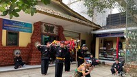 Ngagotong Lisung Pajajaran adalah budaya permainan mengangkat lesung atau lumpang dalam Bahasa Jawa. Setelah tali dilepas oleh pawang, maka lesung itu pun mengamuk ke sana ke mari dan harus ditenangkan oleh pemain lain yang berjaga di sekitarnya.