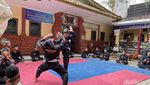 Ponpes Sukabumi Ini Lestarikan Bola Api-Lesung Kesurupan