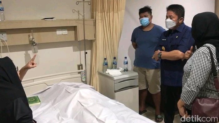 Gubernur Sumsel Herman Deru melayat ke RS tempat meninggalnya Johan Anuar
