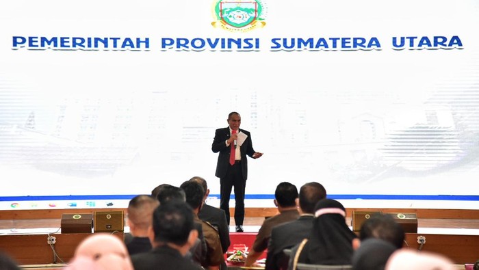 Gubernur Sumut Edy Rahmayadi mengajak warga berkontribusi dalam pembangunan