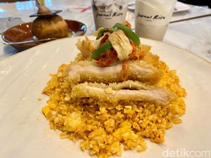 Jurnal Risa Coffee: Uniknya Nasi Goreng Kimchi dan Es Kopi Khayalan Hendrick