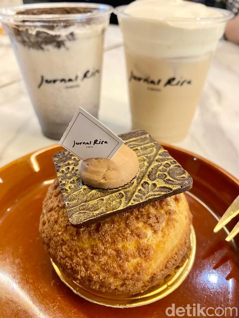Jurnal Risa Coffee: Uniknya Nasi Goreng Kimchi dan Es Kopi Khayalan Hendrick