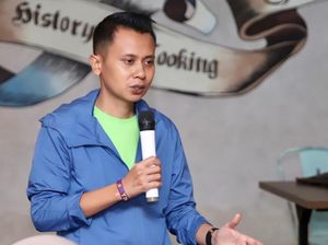 PAN Dorong Ruhut Minta Maaf soal Meme Anies Berbaju Adat Suku Dani
