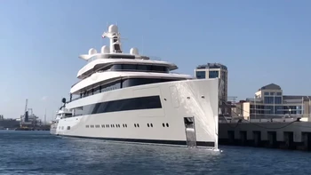 Struktur kapal ini materialnya dibuat dari alumunium sedangkan lambung kapalnya dari baja. Foto: Superyatchtimes