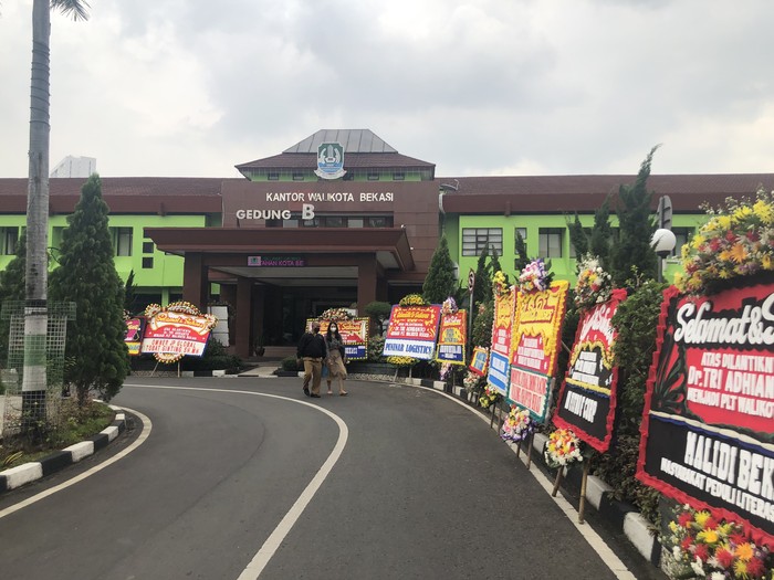 Karangan bunga di Kantor Wali Kota Bekasi (Hanafi-detikcom)