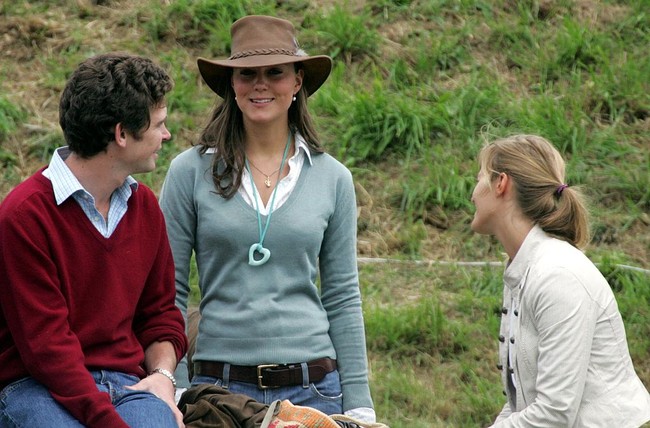 Sampai akhirnya pada 2004, Kate Middleton berpisah dari mantan pacarnya, dan hubungannya dengan Pangeran William pun terekspos. Foto: Getty Images