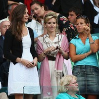 Sesekali ia juga tampil feminin dengan dress. Tapi simpel adalah gaya yang paling disukainya. Foto: Getty Images