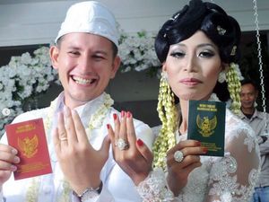 Viral, Pria Bule Ini Ungkap Alasan Naksir Wanita Indonesia