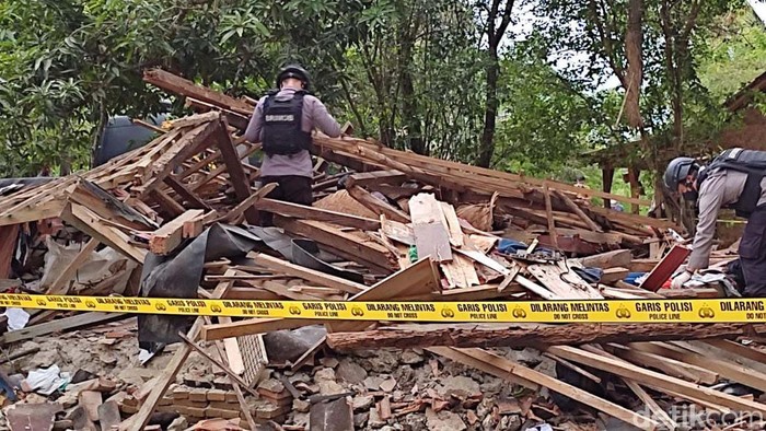 ledakan di pandeglang