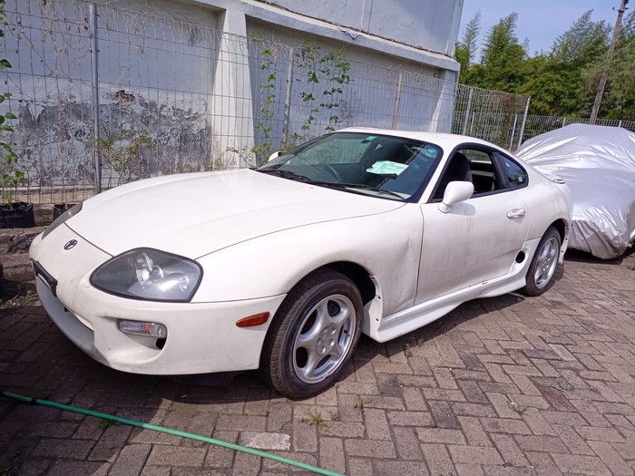 Lelang Toyota Supra sitaan negara
