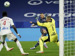 PSG Selamat dari Kekalahan di Markas Lyon