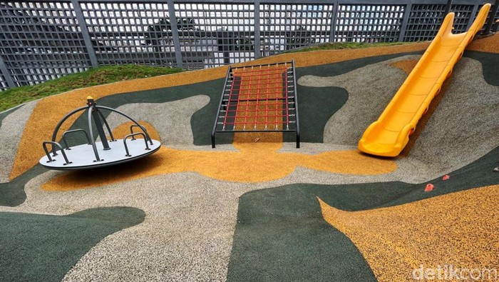 Pembangunan Taman Sambas Asri kini telah rampung. Meski begitu, taman yang berada di kawasan Kebayoran Baru, Jakarta, ini belum dibuka untuk umum. Ini potretnya