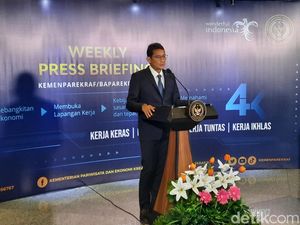 Ashanty Positif Omicron, Sandiaga Imbau Masyarakat Tak ke Luar Negeri