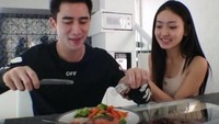 Disebut CLBK dengan Natasha Wilona, intip foto jadul keduanya saat tengah makan siang bersama.  Foto: Instagram @bramastavrl