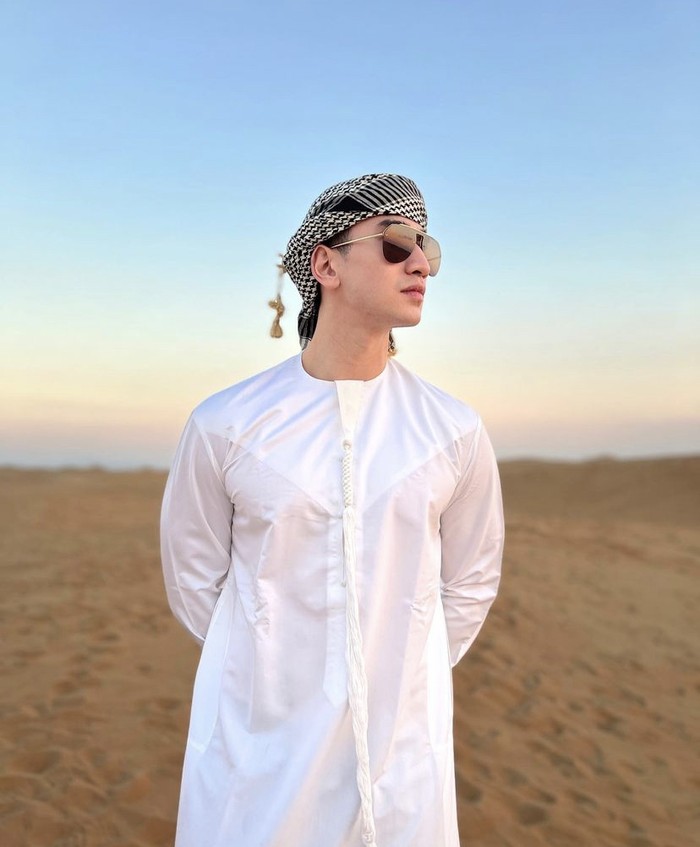 Mewahnya Liburan Verrell Bramasta di Dubai, Makan Steak Salt Bae Mewahnya Liburan Verrell Bramasta di Dubai, Makan Steak Salt Bae