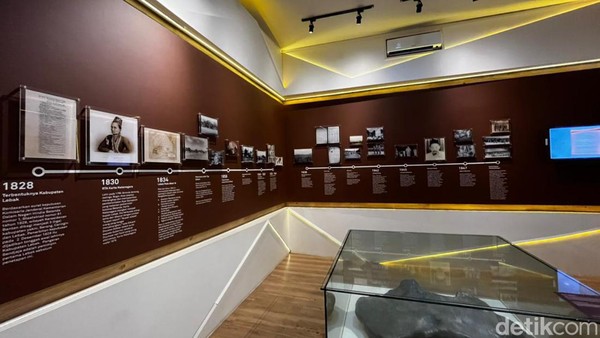 Museum Multatuli memiliki tujuh ruang dengan tema berbeda-beda. Mulai dari ruang selamat datang, ruang tanam paksa, ruang Multatuli, ruang Banten, ruang Lebak, dan ruang Rangkasbitung. (Femi Diah/detikcom)