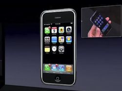 Momen Steve Jobs Memperkenalkan iPhone Pertama 15 Tahun Lalu
