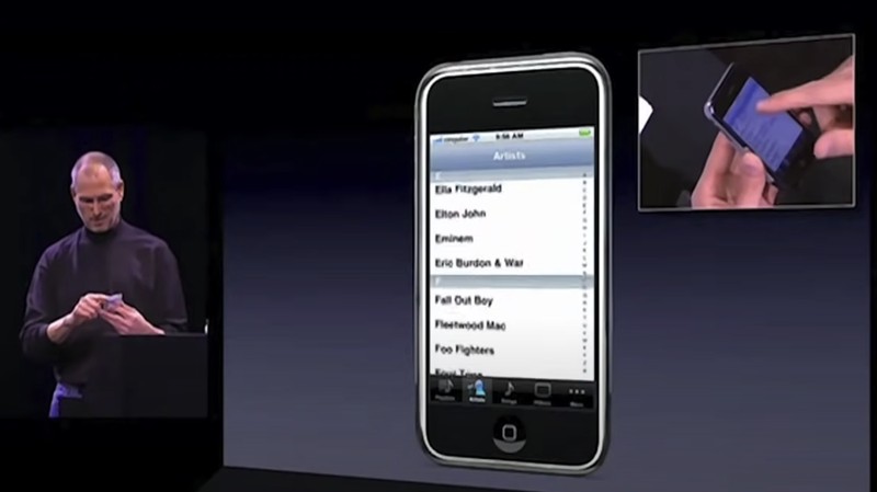 Peluncuran iPhone pertama pada 2007 oleh Steve Jobs