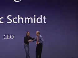 Momen Steve Jobs Memperkenalkan iPhone Pertama 15 Tahun Lalu