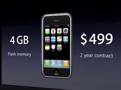 Momen Steve Jobs Memperkenalkan iPhone Pertama 15 Tahun Lalu