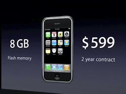 Momen Steve Jobs Memperkenalkan iPhone Pertama 15 Tahun Lalu