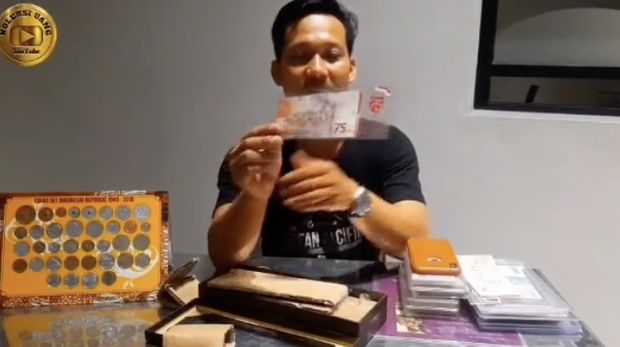 Pengoleksi uang kertas (Tangkapan layar Tiktok @koleksi_uang)
