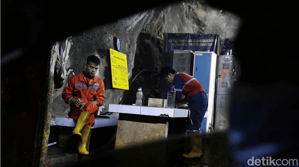 Potret Pekerja Tambang Emas Gunung Pongkor