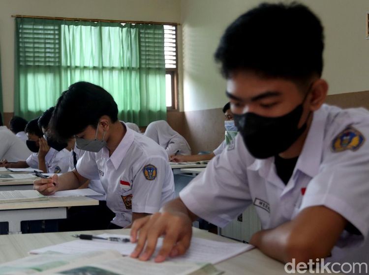 Ratusan Sekolah di Kota Bandung Gelar PTM 100 Persen Hari Ini