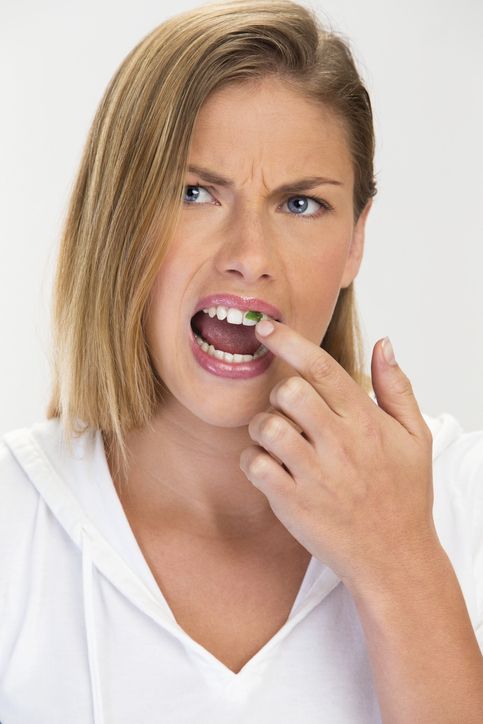Saat Makan Bayam Sering Nyangkut di Gigi? Ternyata Ada Alasan Ilmiahnya