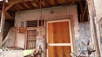 Suasana di RW 02 Krukut hari ini tampak sepi. Banyak rumah warga yang tertutup pintunya (Karin NS/detikcom)