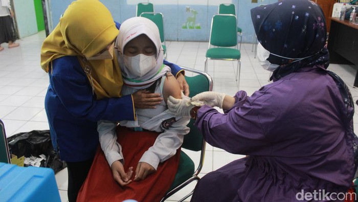 Vaksinasi COVID-19 anak di Cimahi