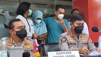 Velline Chu dibekuk oleh Polres Metro Jakarta Selatan bersama suaminya, BH.  Foto: Pingkan/detikhot