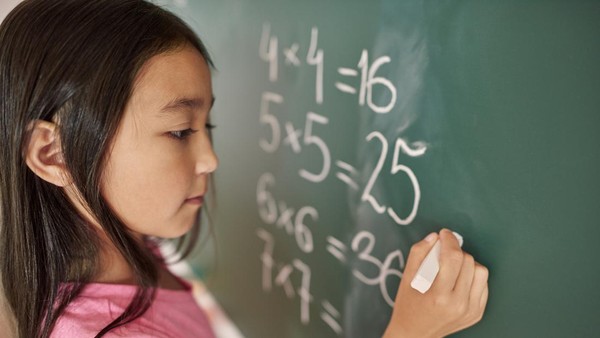 Terlalu Dini Malah Tak Optimal, Umur Berapa Sebaiknya Anak Boleh Ikut Les?