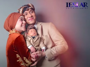 Intip Gaya Baby Leslar yang Bikin Heboh, Pakai Baju Seuprit Rp 3 Juta