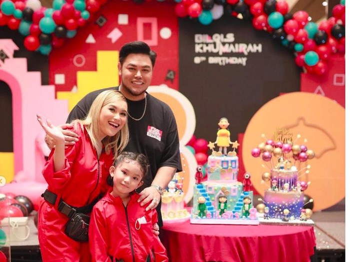 Potret kedekatan Ayu Ting Ting dan Ivan Gunawan