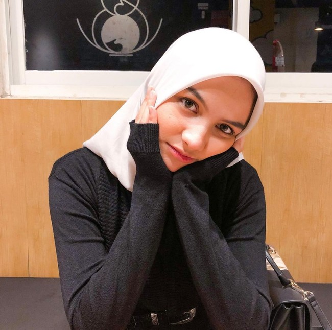 Warganet pun langsung mendukung hubungan asmara Keanu dan Diba. Namun, baik Diba atau Keanu belum memberikan konfirmasi tentang kedekatan keduanya.  Foto: Dok. Instagram @dibafahira.