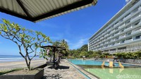 Menurut penuturan pemandu awal penciptaan kamar 308 karena pertemuan Nyi Roro Kidul dengan Presiden Soekarno, di Karang Kursi, Sukabumi. Lalu ada perjanjian untuk dibuatkan kamar khusus di Grand Inna Samudra Beach.