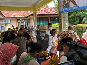Cek Operasi Pasar, Ridwan Kamil: Supaya Ibu-ibu Tak Marah Lagi