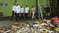 Disana ia meminta pelayanan publik tidak boleh terputus. Pelayanan publik tidak boleh terganggu. Warga di Kota Bekasi harus tetap mendapatkan pelayanan yang maksimal dan seterusnya.