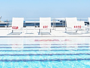 Keren, Bandara Ini Punya Infinity Pool dengan Pemandangan Landasan Pacu!