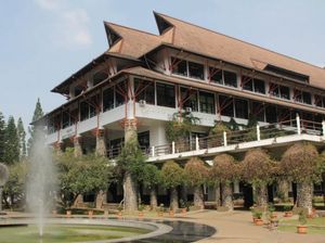 Viral di Tiktok Mahasiswa Keluhkan Sulitnya Kuliah di ITB, Ini Faktanya