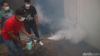 Menurutnya satu unit fogging sederhana buatannya dipatok harga Rp 250 ribu per unit. Penjualan alat tersebut pun sudah ke penjuru Indonesia. Karena pemasaran melalui media sosial. 