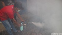 Kesempatan yang sama Ketua DPRD Kudus, Masan mengatakan fogging portabel ini menjadi solusi sederhana masyarakat di tengah musim penghujan. Apalagi biayanya juga relatif murah. 