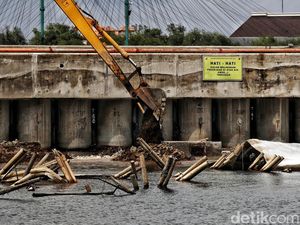 Heru Budi Ungkap Kendala Bangun Tanggul Pantai: Ada Kapal-Nelayan