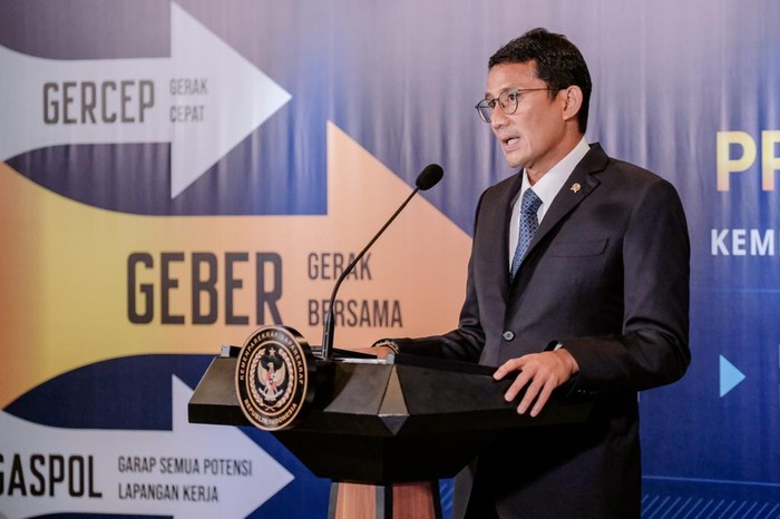 Menparekraf Sandiaga Uno dalam jumpa pers, Senin (10/1/2022).