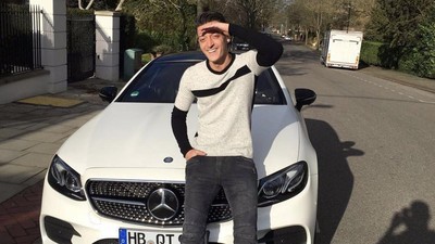 Deretan Mobil Mewah Mesut Ozil yang Dikabarkan Gabung RANS Cilegon