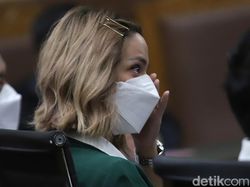Fakta di Balik Penampilan Nia Ramadhani Selalu Modis di Sidang