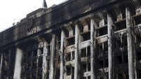 Kerusuhan diawali dengan aksi-aksi demonstrasi untuk memprotes kenaikan harga bahan bakar. Aksi kian panas setelah terbentuk gerakan luas melawan pemerintah Presdiden Tokayev dan mantan Presiden Nursultan Nazarbayev. (AP/Vasily Krestyaninov)