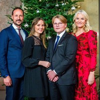 Putri Ingrid adalah anak pertama dari Putra Mahkota Haakon dari Norwegia dan Putri Mahkota Mette-Marit. Ia adalah pewaris tahta urutan kedua setelah ayahya. Bisa dibilang ia adalah calon ratu Norwegia. Foto: Instagram @detnorskekongehus