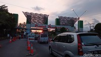 Sehingga jumlah pengunjung dalam sepekan objek wisata di Kabupaten Pangandaran telah dikunjungi 382.159 orang dengan pendapatan Rp1.860.915.000